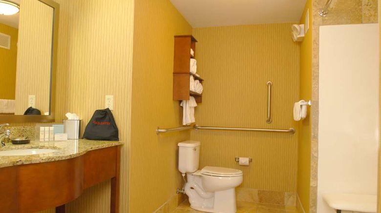 <b>Hampton Inn Tomah Room</b>. Images powered by <a href="https://iceportal.shijigroup.com/" title="IcePortal" target="_blank">IcePortal</a>.