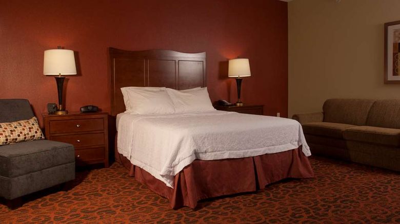 <b>Hampton Inn Tomah Room</b>. Images powered by <a href="https://iceportal.shijigroup.com/" title="IcePortal" target="_blank">IcePortal</a>.