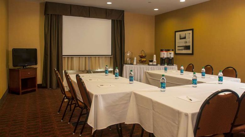 <b>Hampton Inn Tomah Meeting</b>. Images powered by <a href="https://iceportal.shijigroup.com/" title="IcePortal" target="_blank">IcePortal</a>.