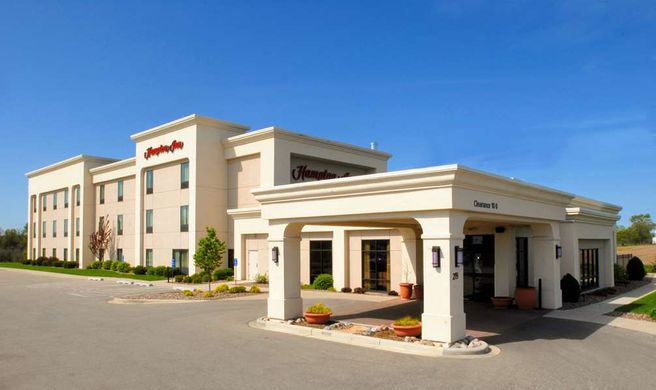 Hampton Inn Tomah Exterior