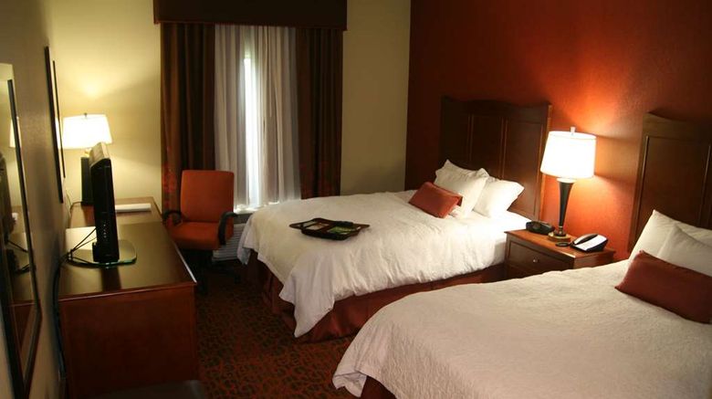 <b>Hampton Inn Tomah Room</b>. Images powered by <a href="https://iceportal.shijigroup.com/" title="IcePortal" target="_blank">IcePortal</a>.