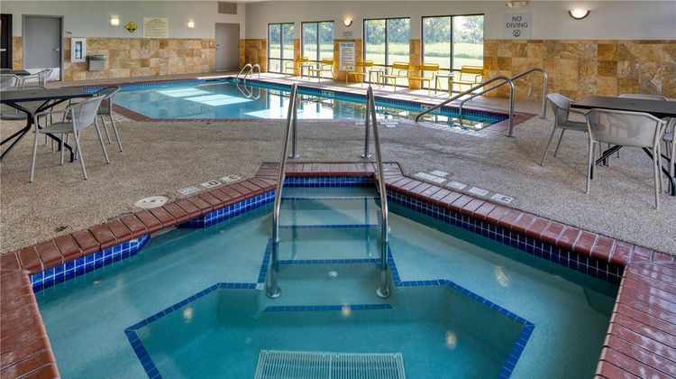Hampton Inn Tomah Pool