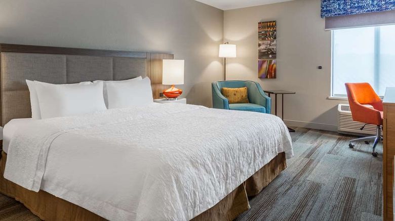 <b>Hampton Inn La Crosse/Onalaska Room</b>. Images powered by <a href="https://iceportal.shijigroup.com/" title="IcePortal" target="_blank">IcePortal</a>.