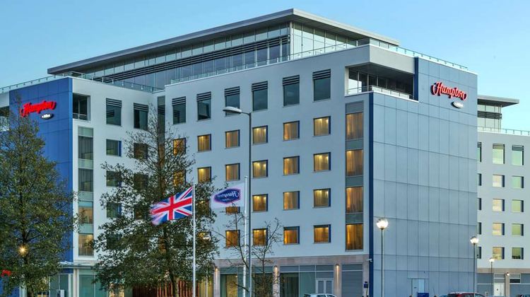 Hampton by Hilton London Luton Airport Room