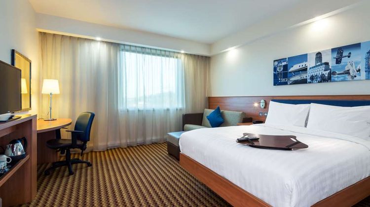 Hampton by Hilton London Luton Airport Room