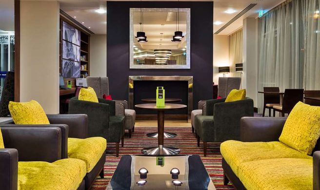 Hampton by Hilton London Luton Airport Lobby