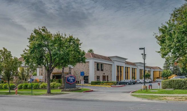 Hampton Inn Livermore Exterior