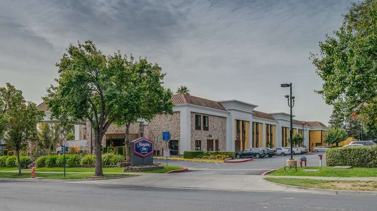 Hampton Inn Livermore Exterior