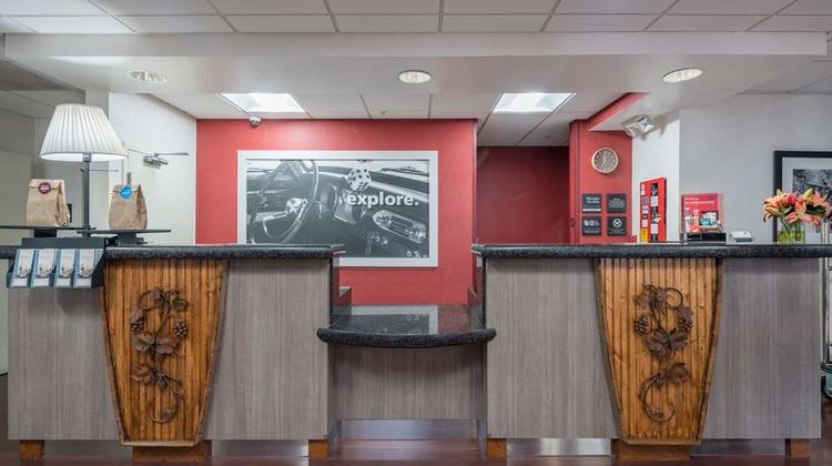 Hampton Inn Livermore Lobby