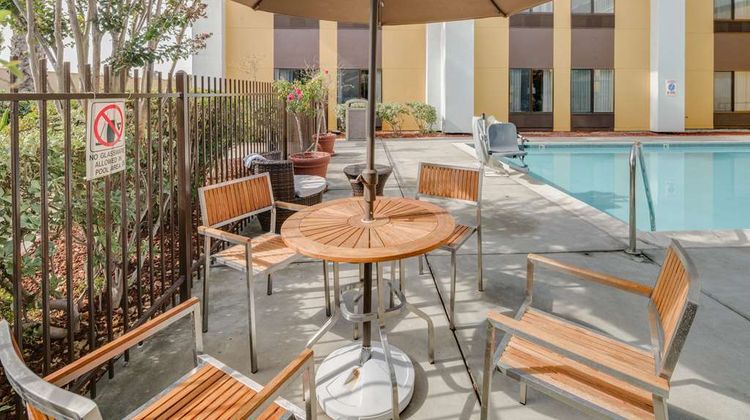 Hampton Inn Livermore Pool