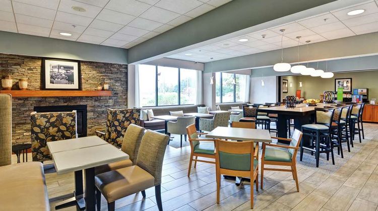 Hampton Inn Lewisburg Lobby