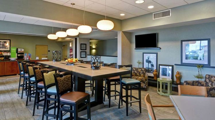 Hampton Inn Lewisburg Lobby