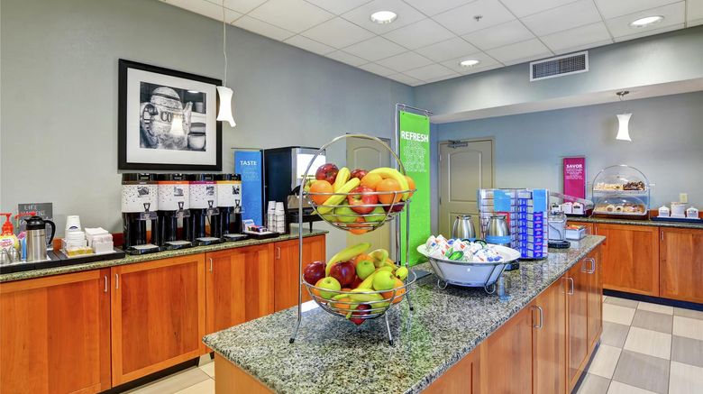 <b>Hampton Inn Lewisburg Restaurant</b>. Images powered by <a href="https://iceportal.shijigroup.com/" title="IcePortal" target="_blank">IcePortal</a>.