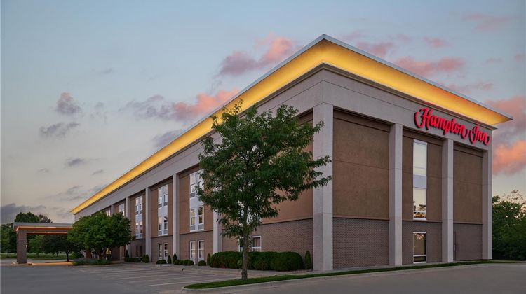 Hampton Inn Lawrence Exterior