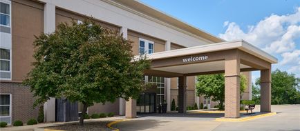 Hampton Inn Lawrence Exterior