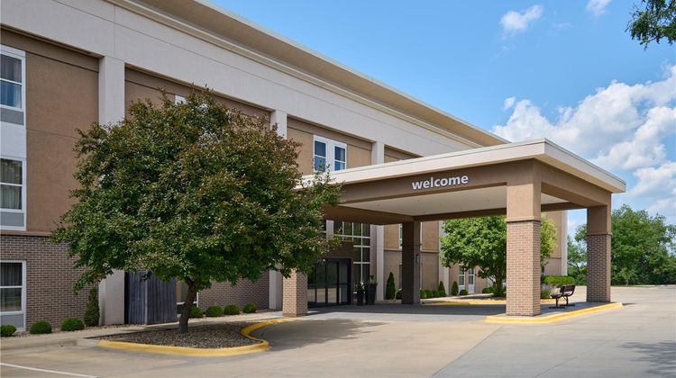 Hampton Inn Lawrence Exterior