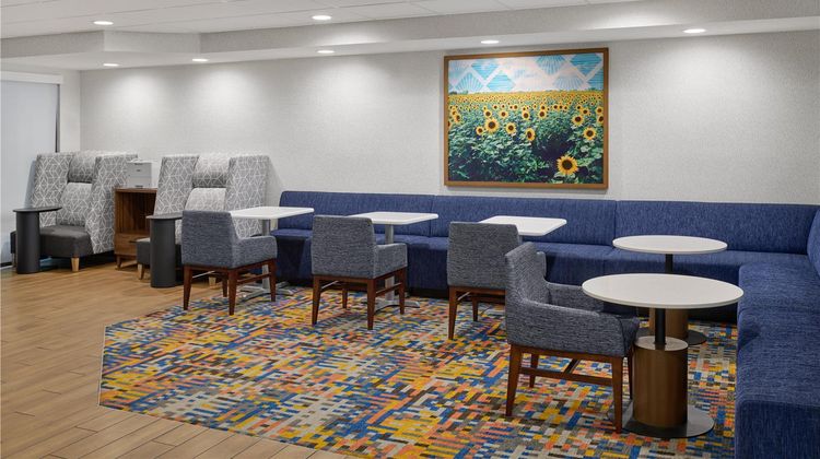 Hampton Inn Lawrence Lobby