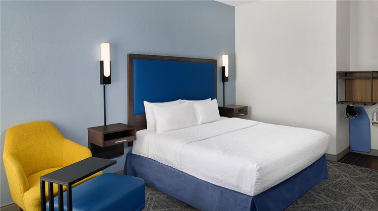 Hampton Inn Lawrence Room