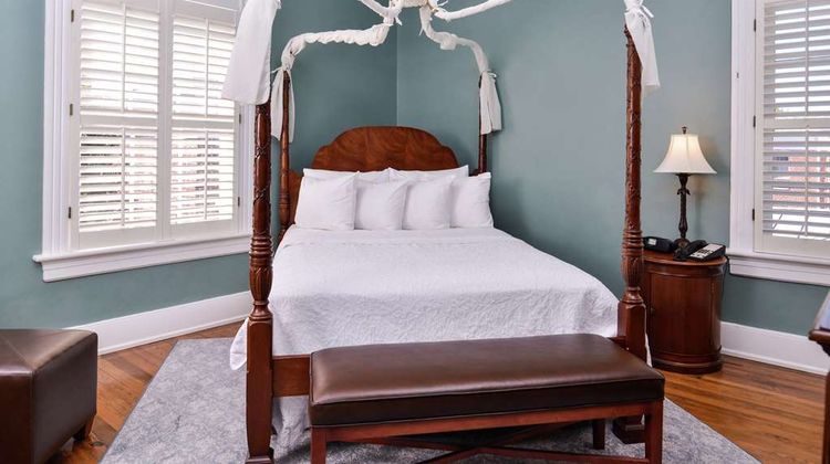 Hampton Inn Lexington Historic Area Room