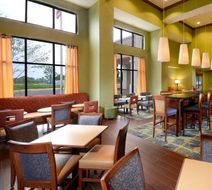 Hampton Inn & Suites Lynchburg Lobby