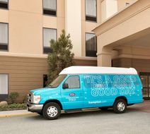 Hampton Inn & Suites Mahwah Exterior