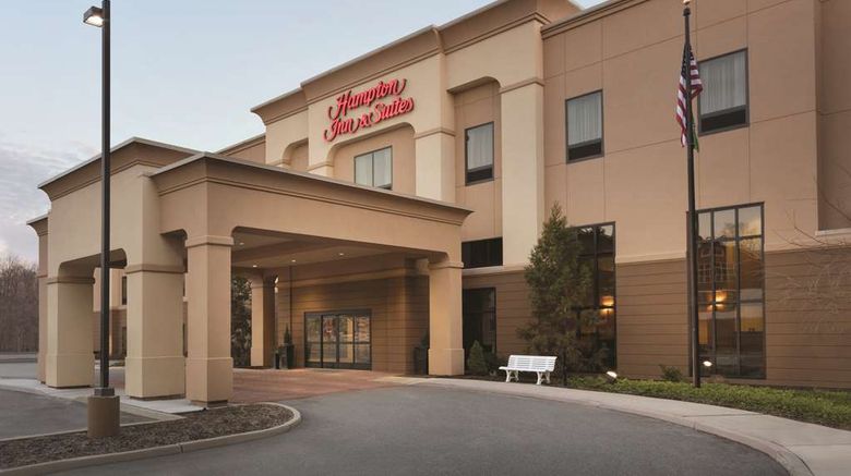 <b>Hampton Inn & Suites Mahwah Exterior</b>. Images powered by <a href="https://iceportal.shijigroup.com/" title="IcePortal" target="_blank">IcePortal</a>.