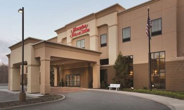 Hampton Inn & Suites Mahwah