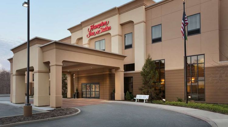 Hampton Inn & Suites Mahwah Exterior