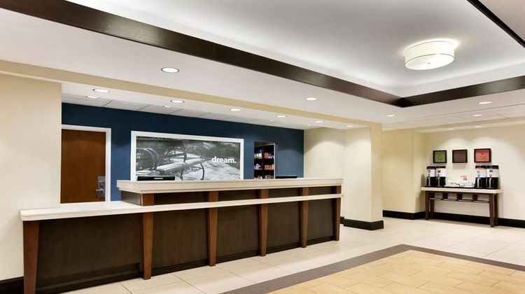 Hampton Inn & Suites Mahwah Lobby