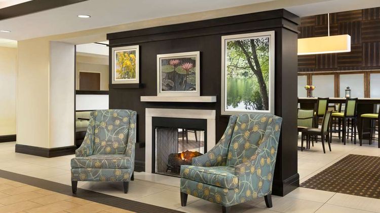 Hampton Inn & Suites Mahwah Lobby