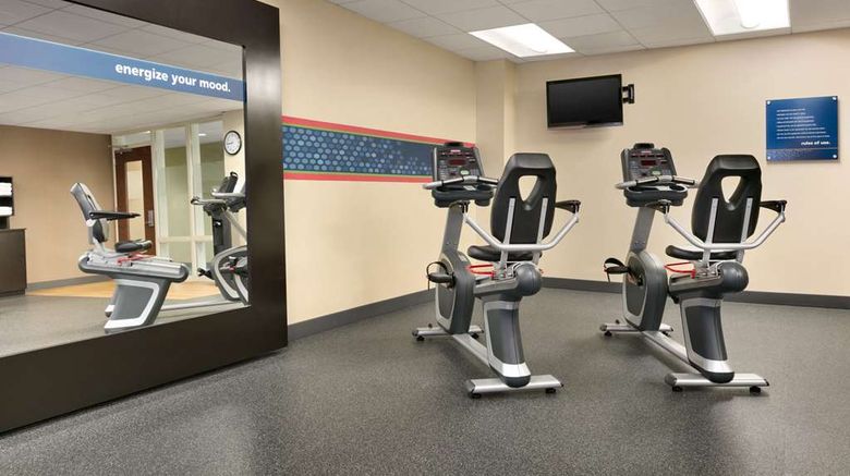 <b>Hampton Inn & Suites Mahwah Health</b>. Images powered by <a href="https://iceportal.shijigroup.com/" title="IcePortal" target="_blank">IcePortal</a>.