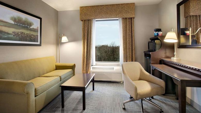 <b>Hampton Inn & Suites Mahwah Room</b>. Images powered by <a href="https://iceportal.shijigroup.com/" title="IcePortal" target="_blank">IcePortal</a>.