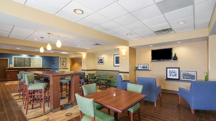 Hampton Inn Maysville Lobby
