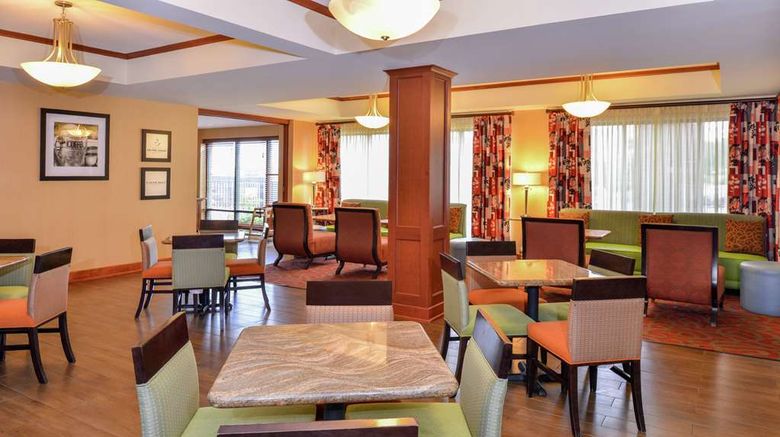 <b>Hampton Inn Martinsburg Lobby</b>. Images powered by <a href="https://iceportal.shijigroup.com/" title="IcePortal" target="_blank">IcePortal</a>.