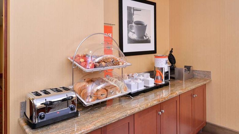 <b>Hampton Inn Martinsburg Restaurant</b>. Images powered by <a href="https://iceportal.shijigroup.com/" title="IcePortal" target="_blank">IcePortal</a>.