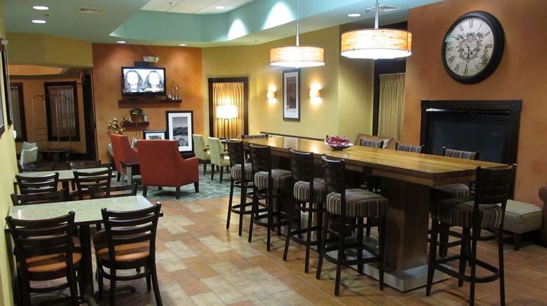 <b>Hampton Inn Birch Run-Frankenmuth Lobby</b>. Images powered by <a href="https://iceportal.shijigroup.com/" title="IcePortal" target="_blank">IcePortal</a>.