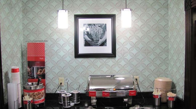 <b>Hampton Inn Birch Run-Frankenmuth Restaurant</b>. Images powered by <a href="https://iceportal.shijigroup.com/" title="IcePortal" target="_blank">IcePortal</a>.