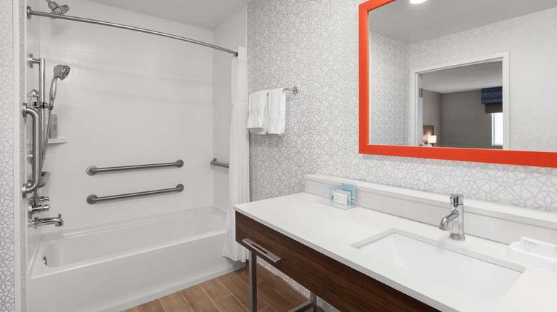 <b>Hampton Inn & Suites - Saginaw Room</b>. Images powered by <a href="https://iceportal.shijigroup.com/" title="IcePortal" target="_blank">IcePortal</a>.