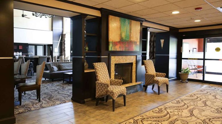 <b>Hampton Inn & Suites McAlester Lobby</b>. Images powered by <a href="https://iceportal.shijigroup.com/" title="IcePortal" target="_blank">IcePortal</a>.