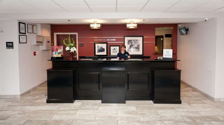 Hampton Inn & Suites by Hilton McComb Lobby