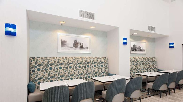 <b>Hampton Inn & Suites by Hilton McComb Lobby</b>. Images powered by <a href="https://iceportal.shijigroup.com/" title="IcePortal" target="_blank">IcePortal</a>.