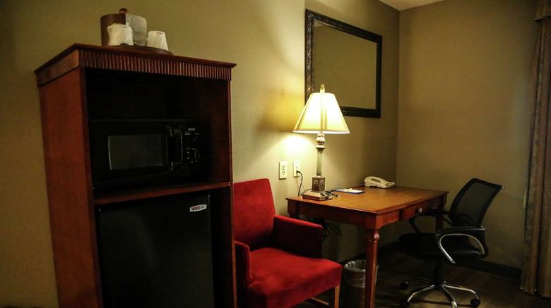 <b>Hampton Inn & Suites by Hilton McComb Room</b>. Images powered by <a href="https://iceportal.shijigroup.com/" title="IcePortal" target="_blank">IcePortal</a>.