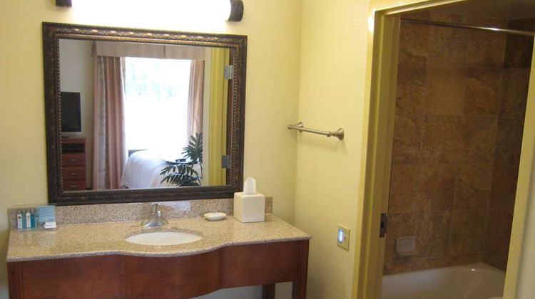 Hampton Inn & Suites by Hilton McComb Room