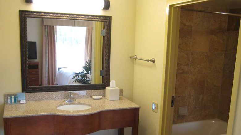 <b>Hampton Inn & Suites by Hilton McComb Room</b>. Images powered by <a href="https://iceportal.shijigroup.com/" title="IcePortal" target="_blank">IcePortal</a>.