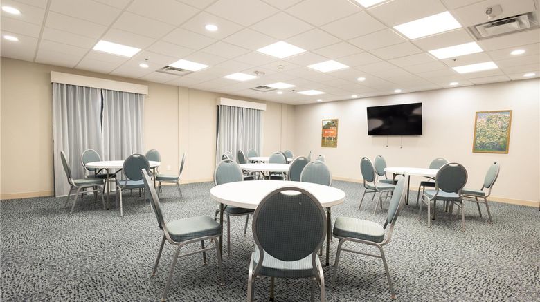 <b>Hampton Inn & Suites by Hilton McComb Meeting</b>. Images powered by <a href="https://iceportal.shijigroup.com/" title="IcePortal" target="_blank">IcePortal</a>.