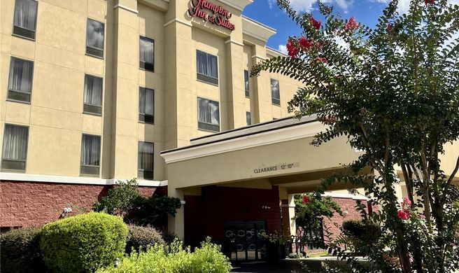 Hampton Inn & Suites by Hilton McComb Exterior