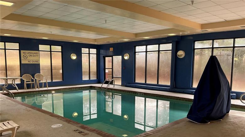 <b>Hampton Inn & Suites by Hilton McComb Pool</b>. Images powered by <a href="https://iceportal.shijigroup.com/" title="IcePortal" target="_blank">IcePortal</a>.