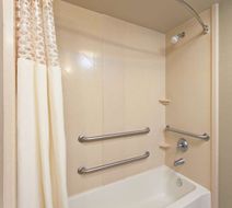 Hampton Inn & Suites Merced Room