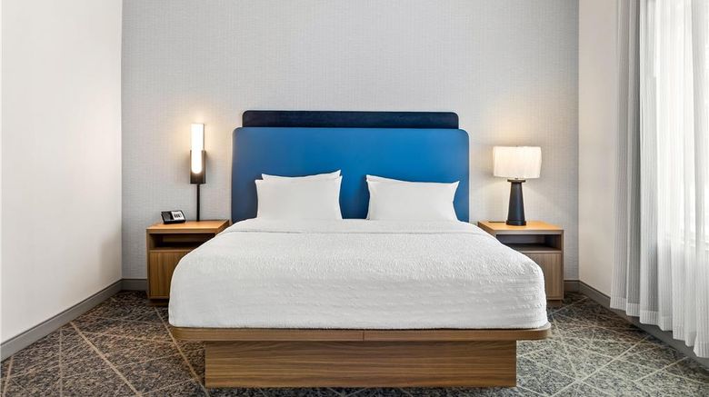<b>Hampton Inn & Suites Merced Room</b>. Images powered by <a href="https://iceportal.shijigroup.com/" title="IcePortal" target="_blank">IcePortal</a>.