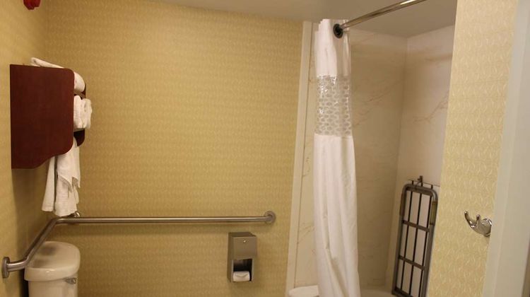Hampton Inn McHenry Room